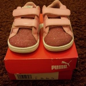 Girls pink puma sneakers